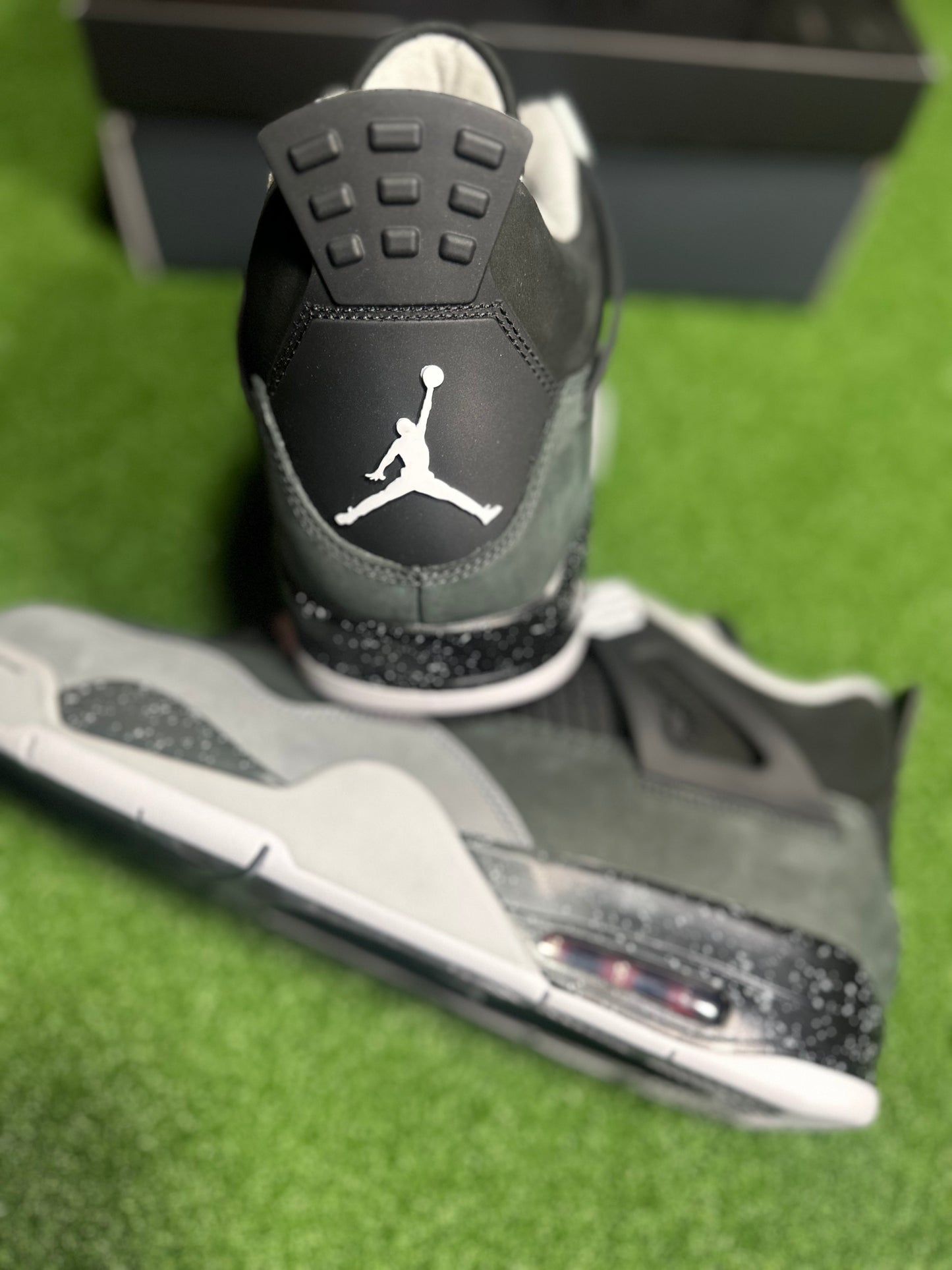 Jordan 4 Retro Miedo (2024)