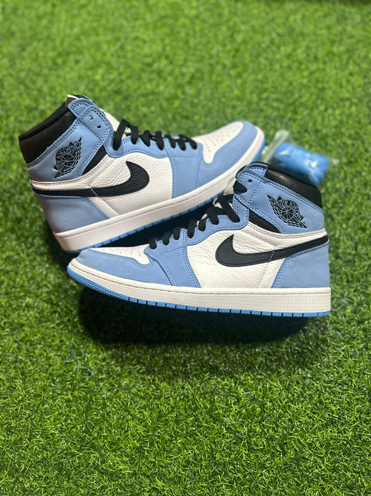 Jordan 1 Retro High OG - Azul universitario (OG TODO, USADO)