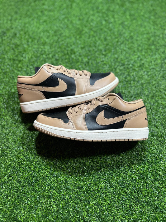 Jordan 1 Low - Desierto (Mujer)