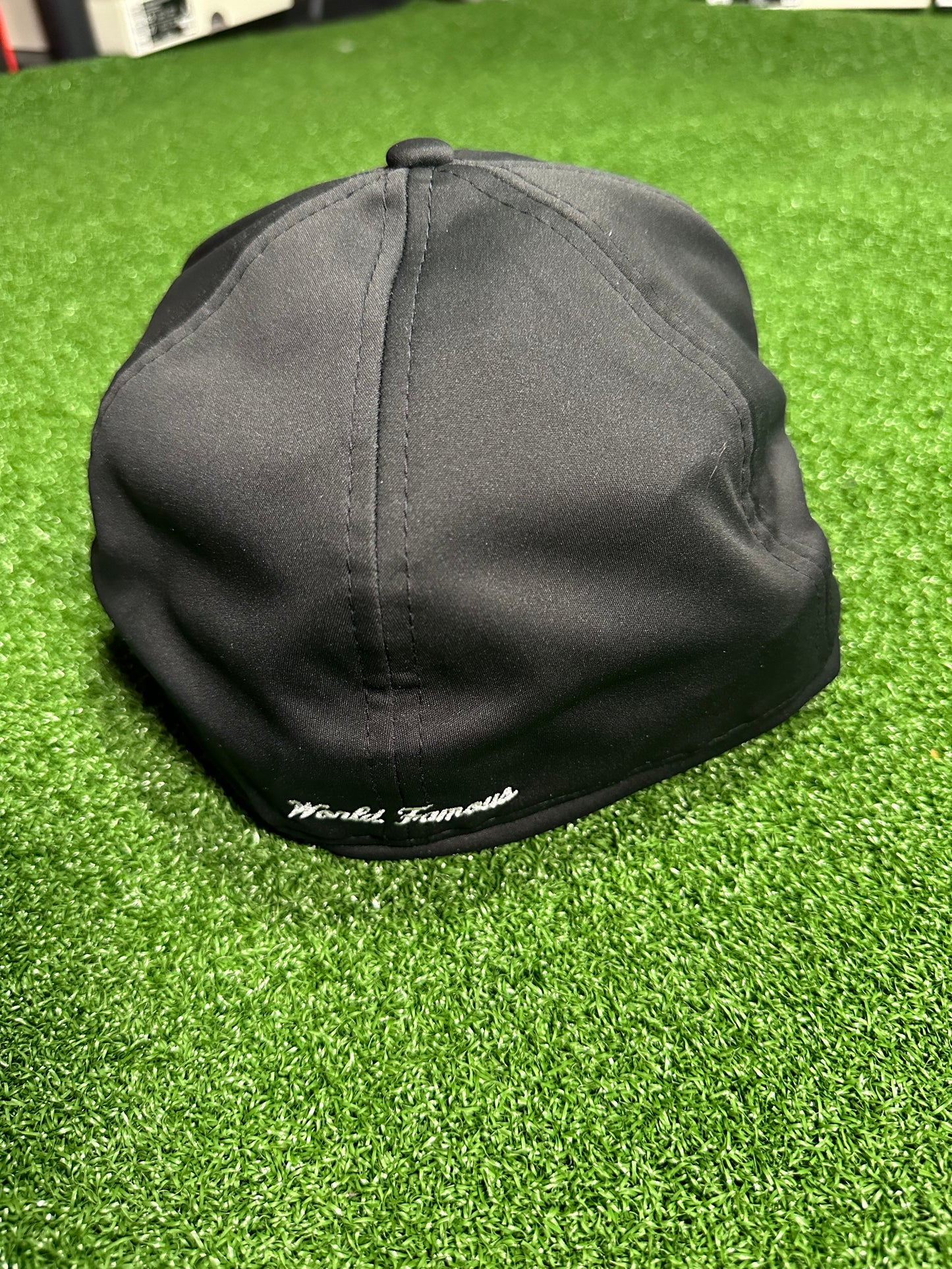 Orejeras con solapa y logo de caja Supreme WINDSTOPPER de New Era en color negro