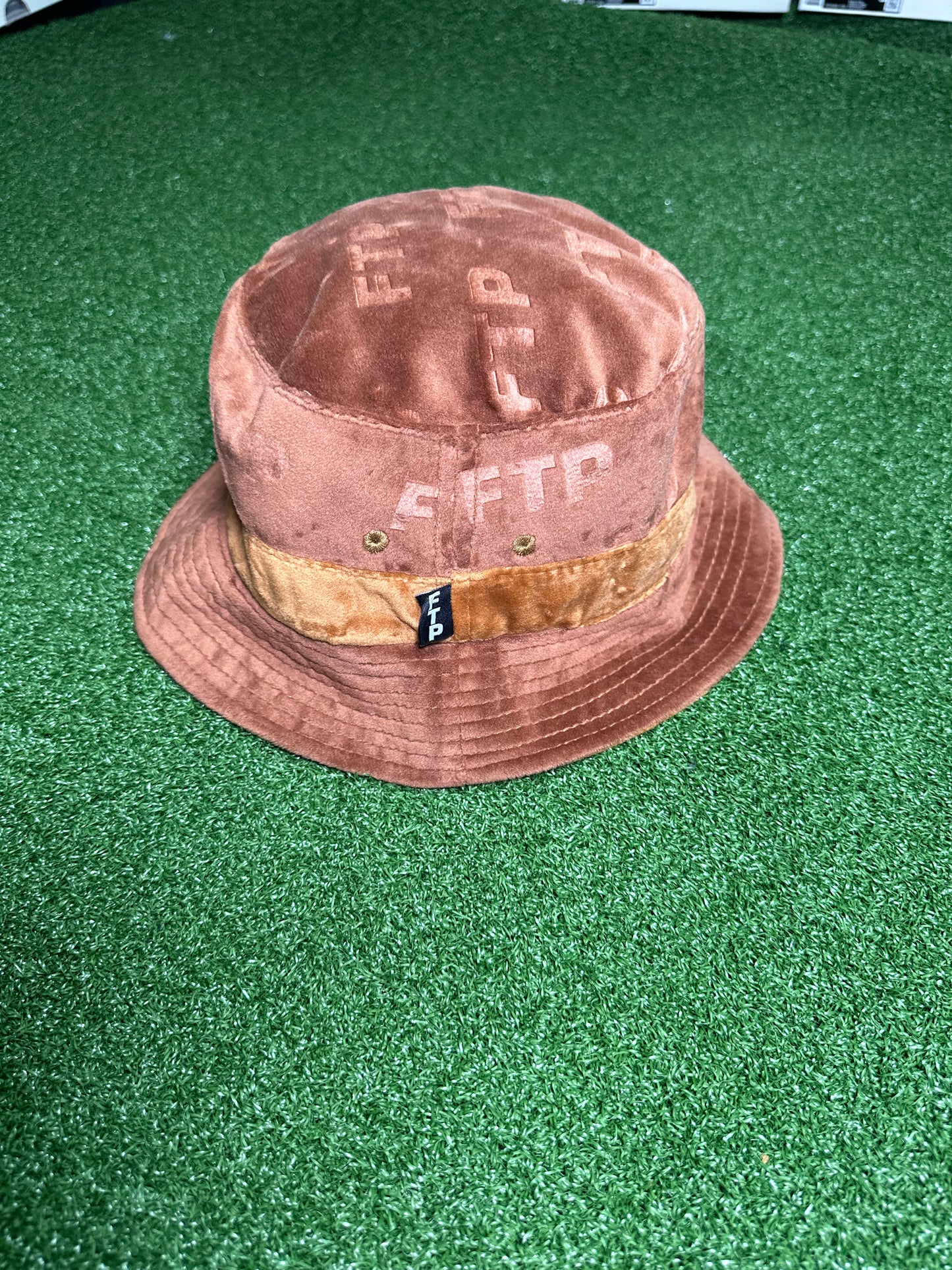 Sombrero de pescador reversible con logotipo exclusivo de FTP en marrón