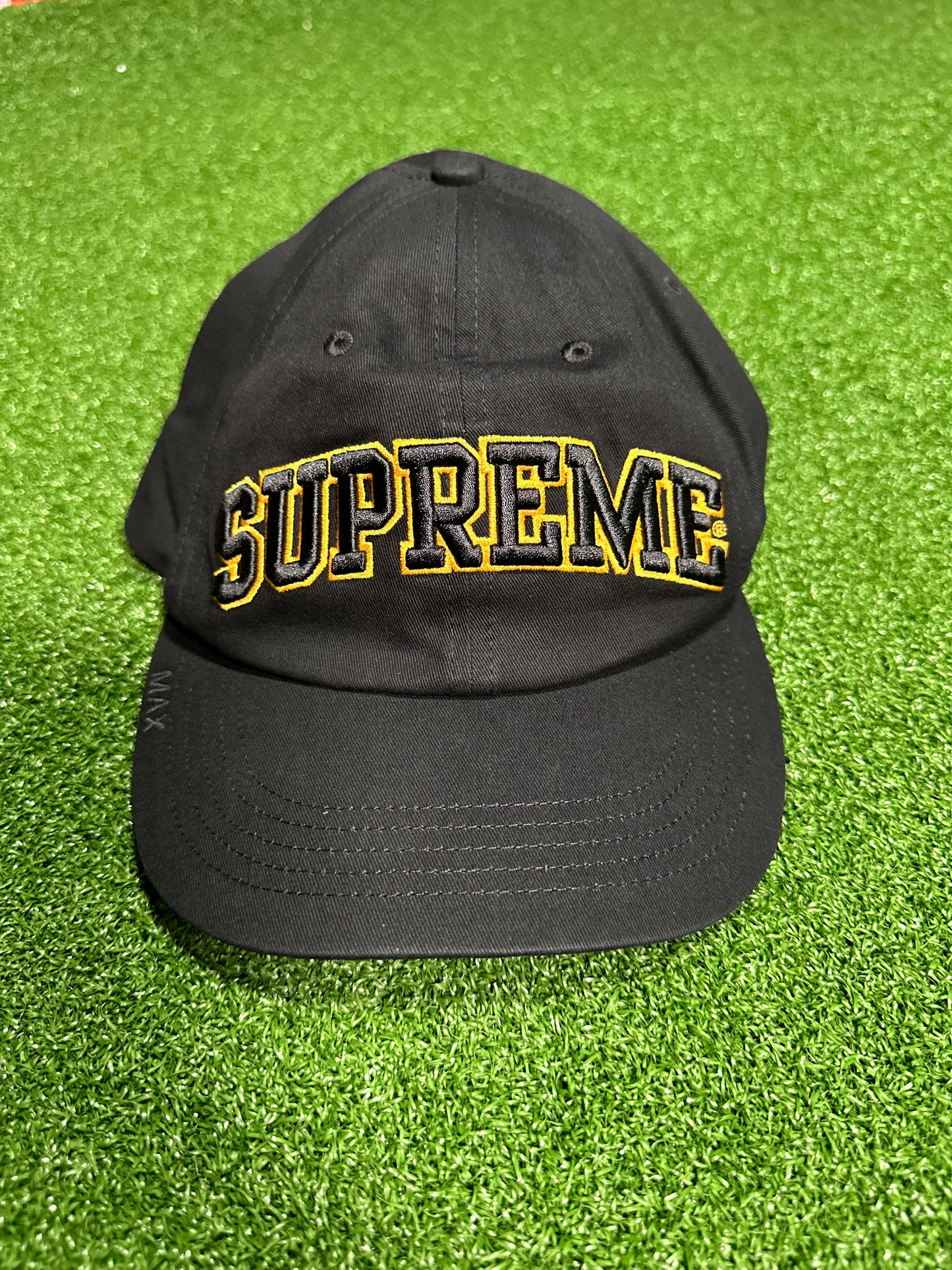 Supreme Difference - 6 paneles, color negro