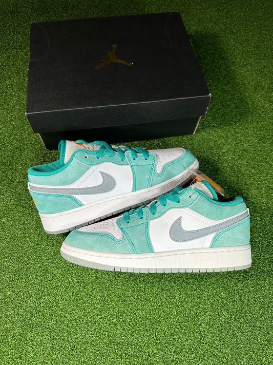 Jordan 1 Low New Emerald GS Side View