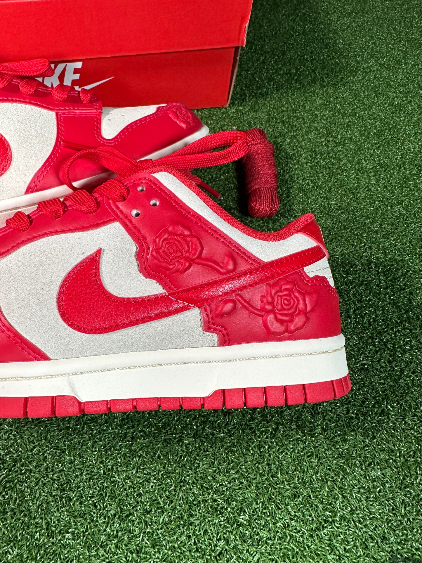 Nike Dunk Low Red Rose Floral Detail