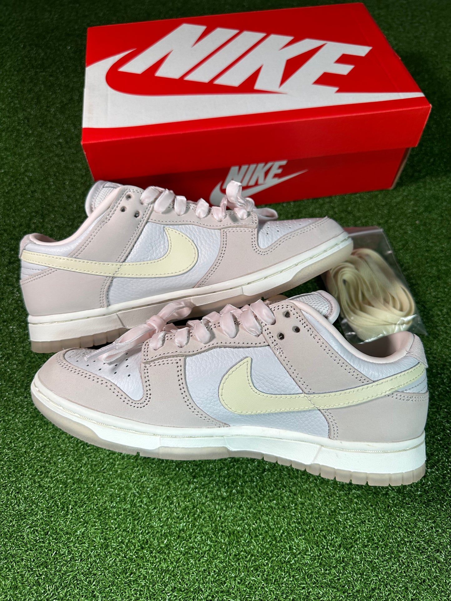 Nike Dunk Low Soft Pink Leather Detail