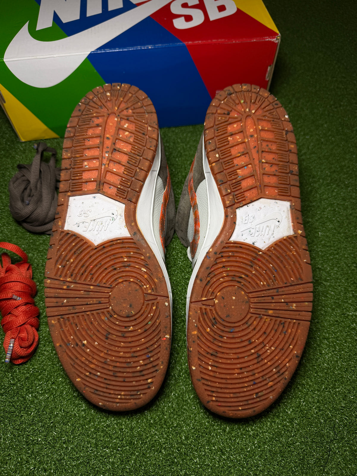 Nike SB Crushed DC Orange Swoosh Detail
