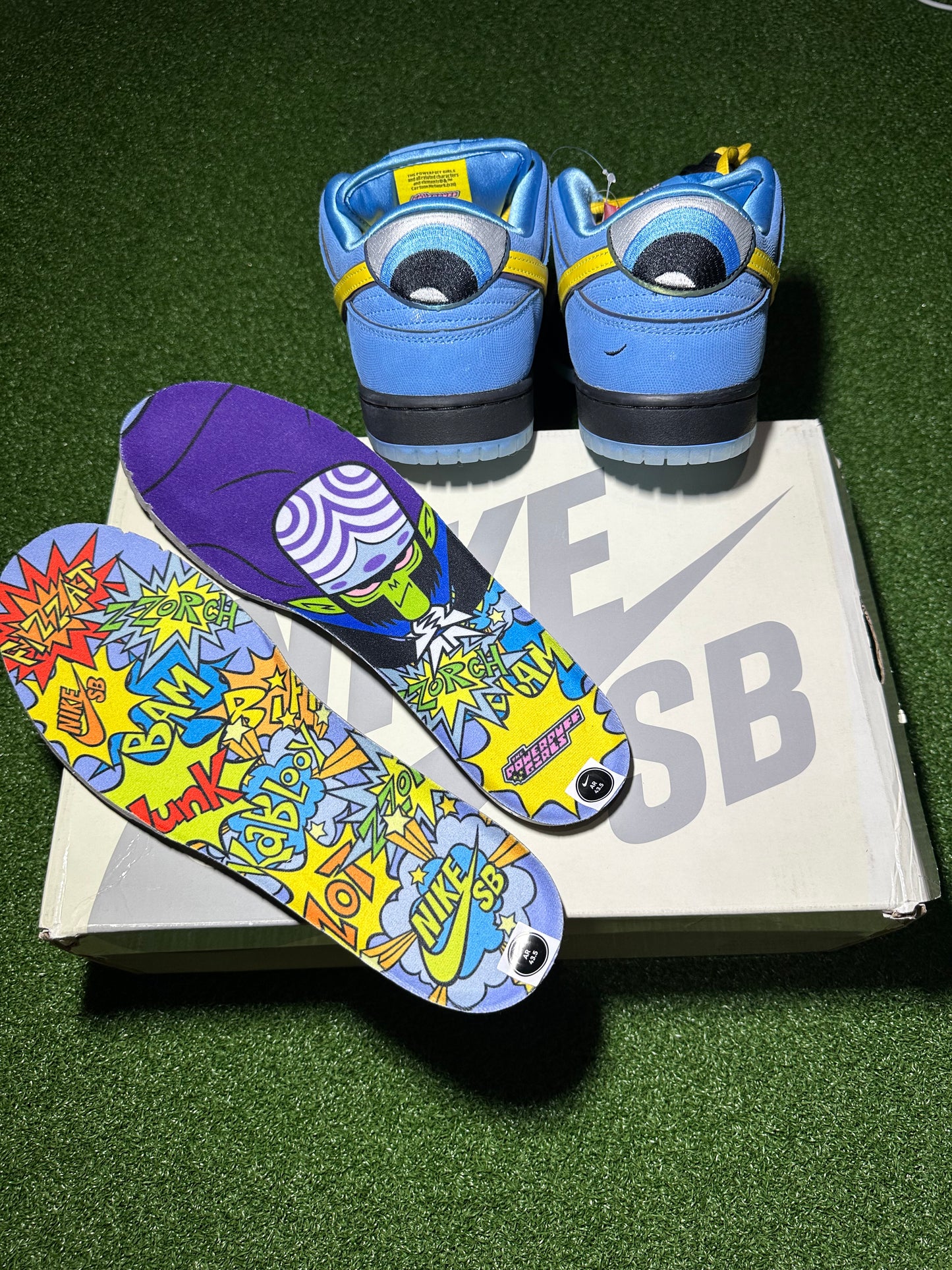 Nike SB Dunk Low Powerpuff Girls Bubbles Heel View