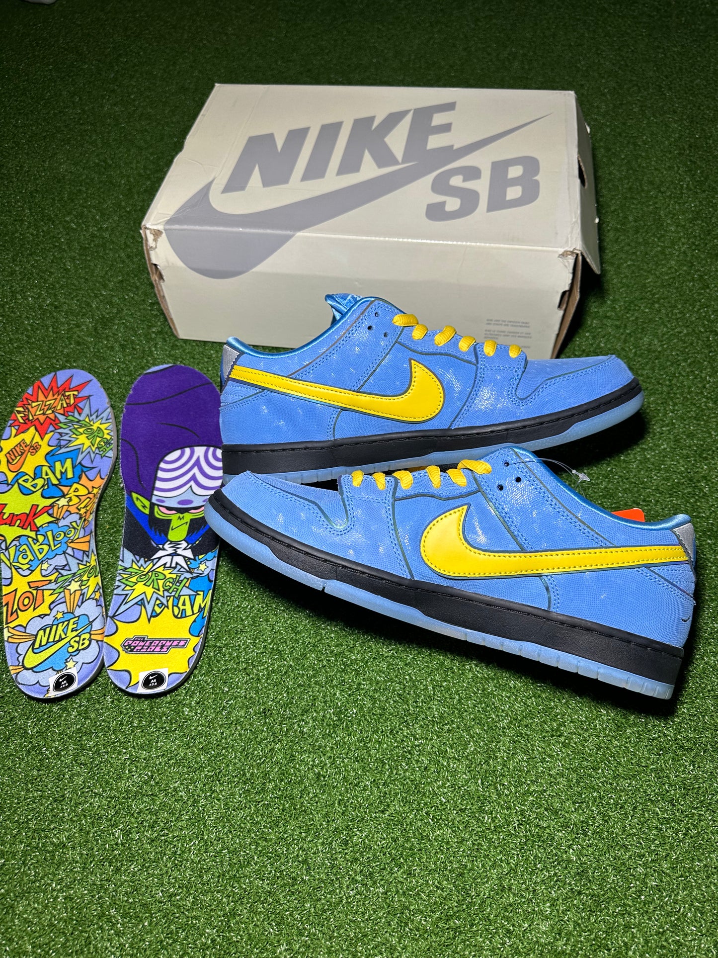 Nike SB Dunk Low Powerpuff Girls Bubbles Side View