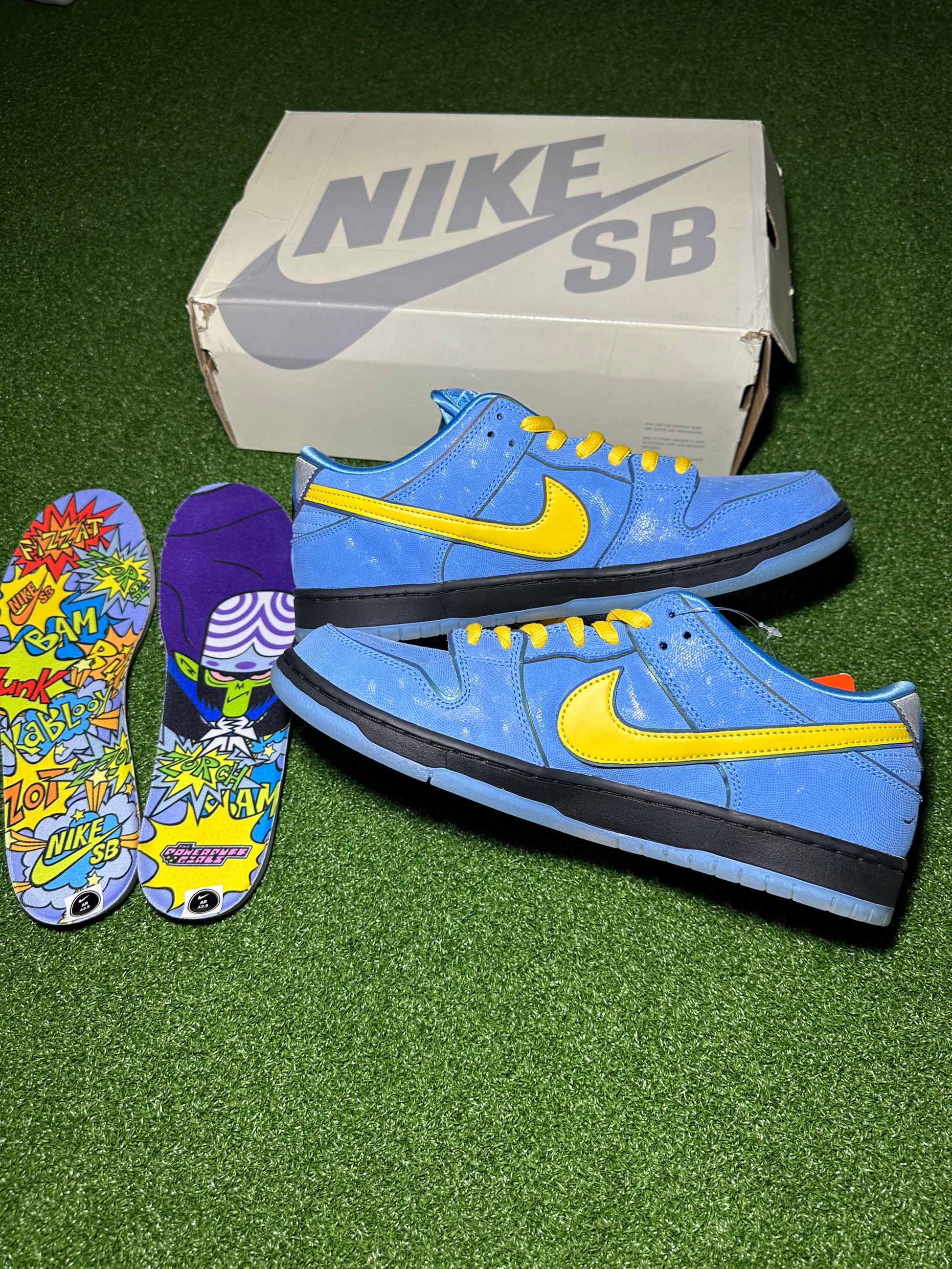 Nike SB Dunk Low Powerpuff Girls Bubbles Side View