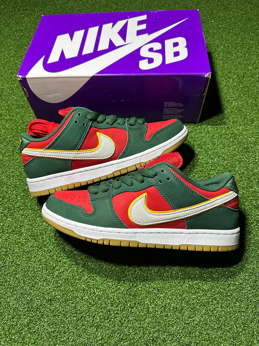Nike SB Dunk Low Pro PRM Seattle Supersonics Side View