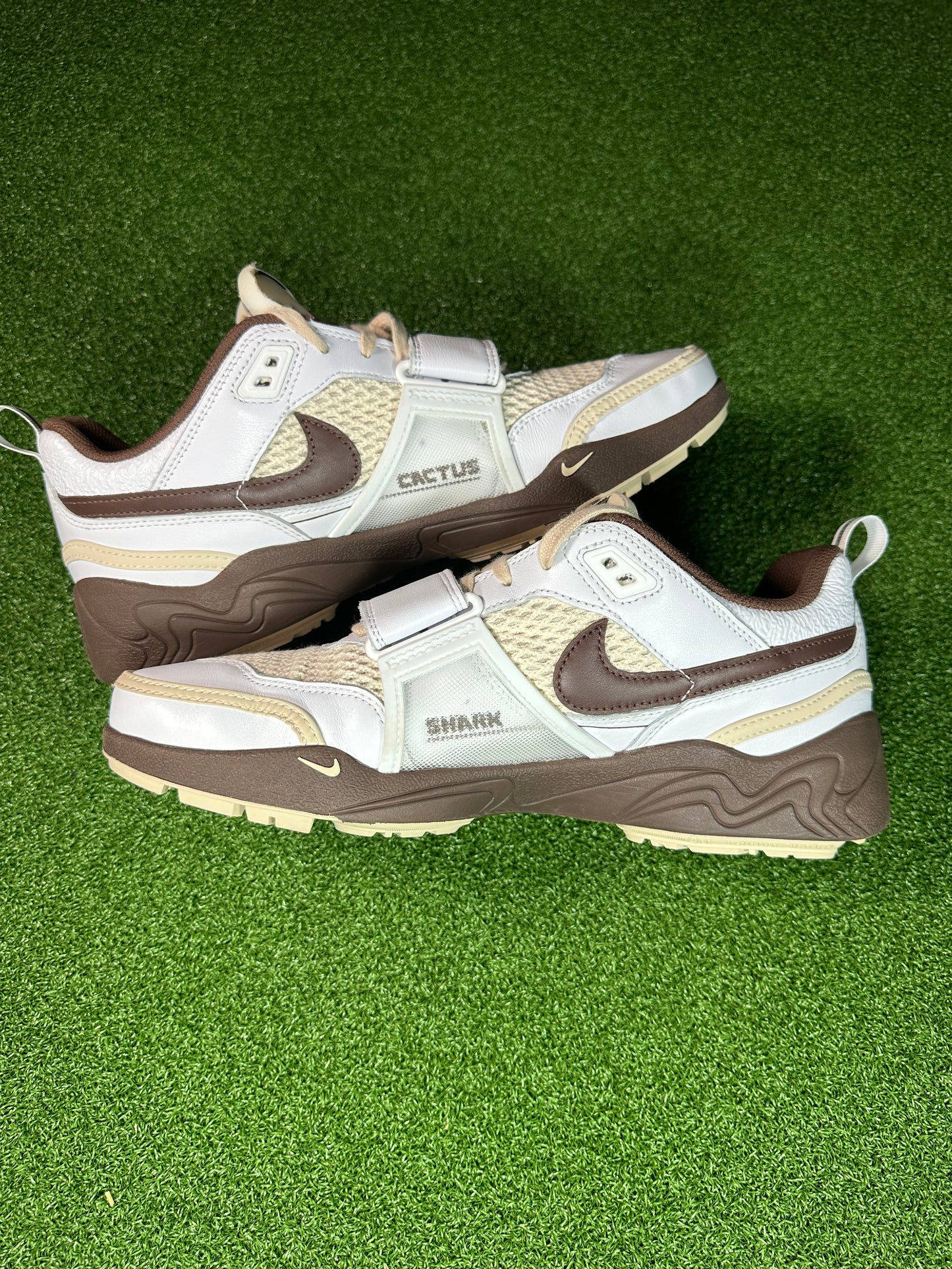 Travis Scott Field Jaxx Brown Detail