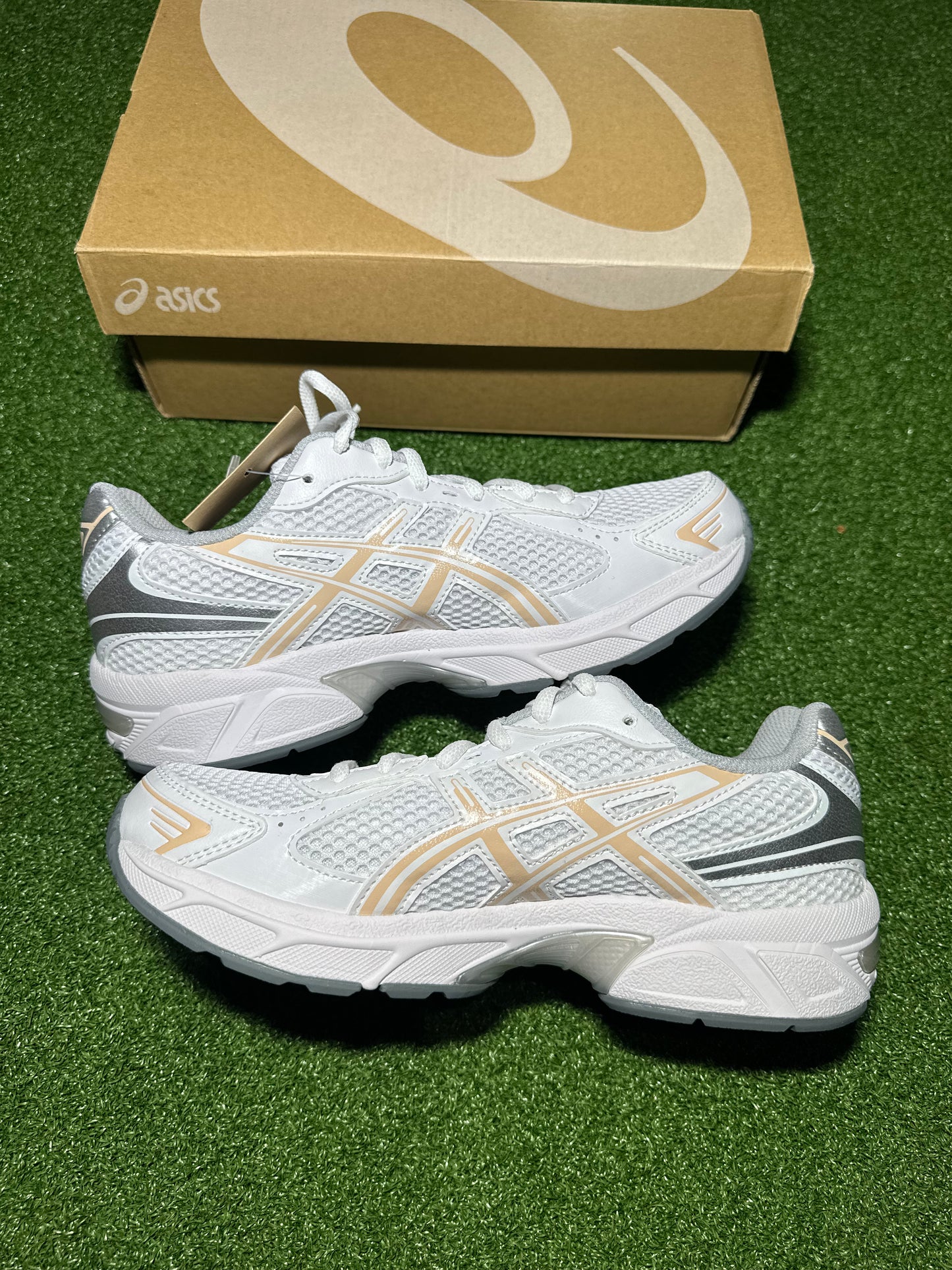 Women’s Asics Gel 1130 White Mint Tint Side View